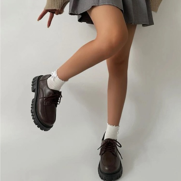 Monochrome Oxford Shoes 👞 - Picture 2 of 8